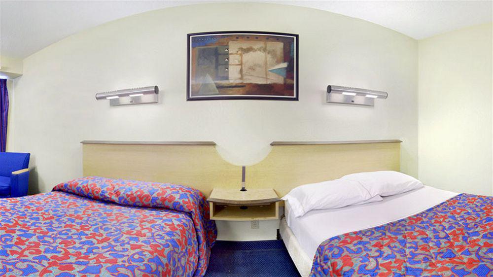Red Roof Inn Tampa - Brandon Buitenkant foto
